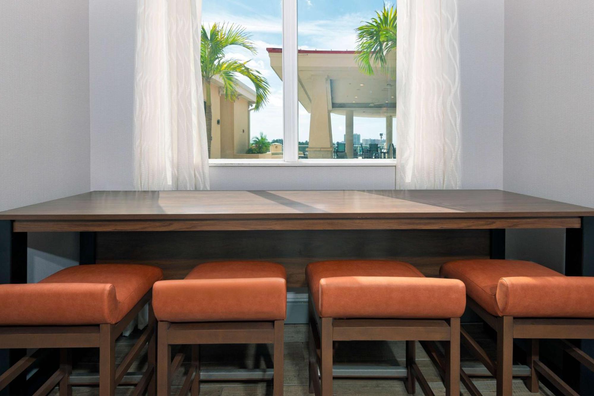 Hampton Inn And Suites Clearwater Beach Buitenkant foto